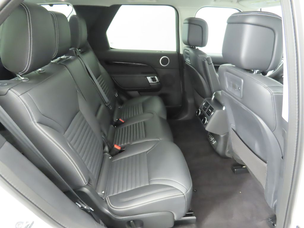 Thumbnail: 2024 Land Rover Discovery - 22