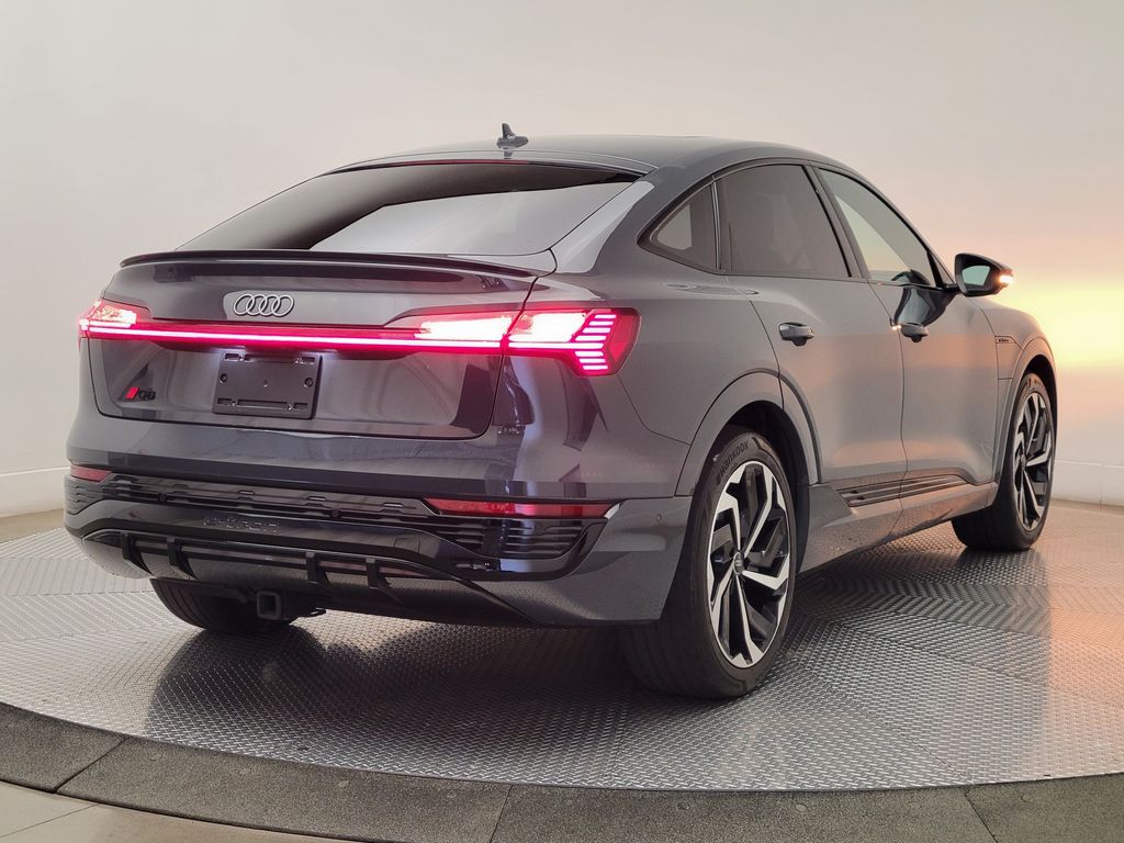 Thumbnail: 2024 Audi Q8 e-tron - 5