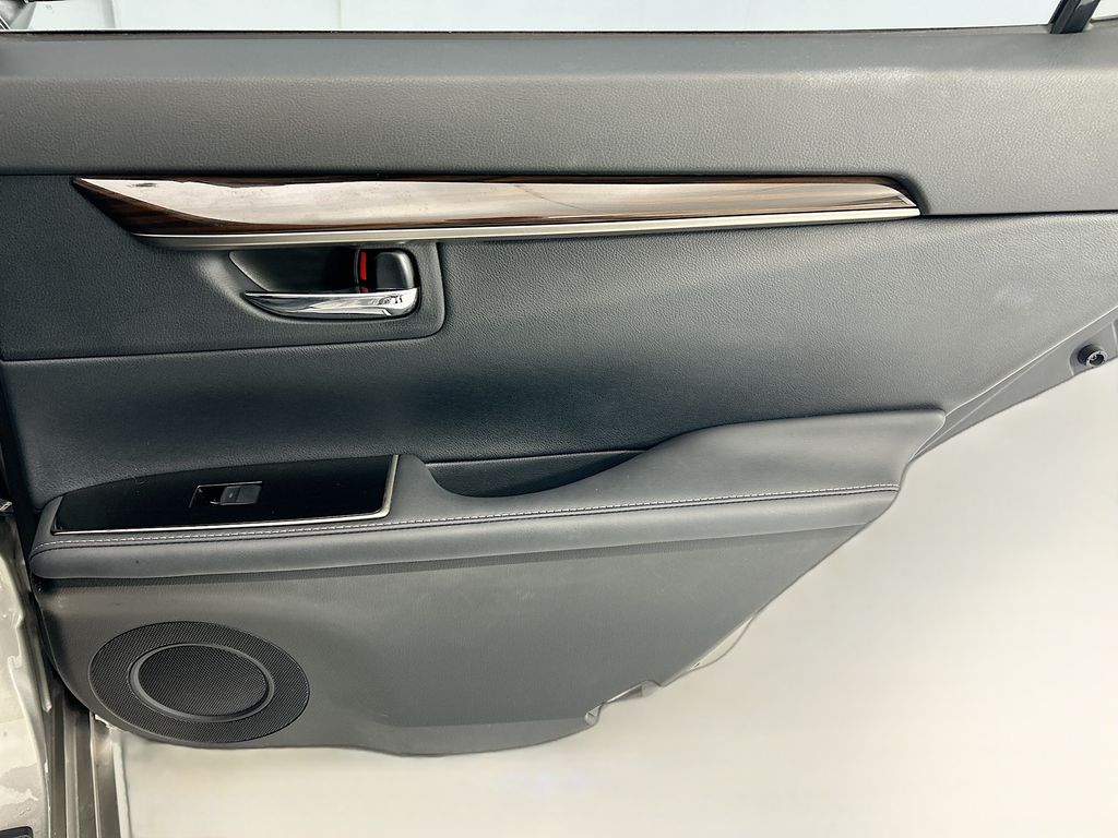 Thumbnail: 2017 Lexus ES - 26