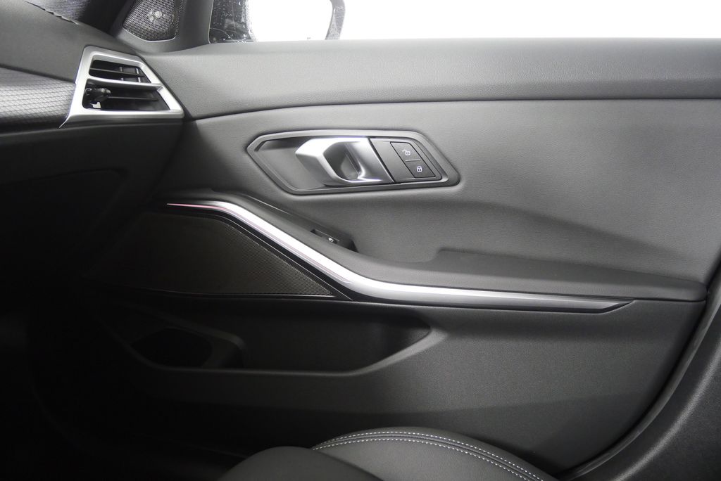 Thumbnail: 2026 BMW 3 Series - 24