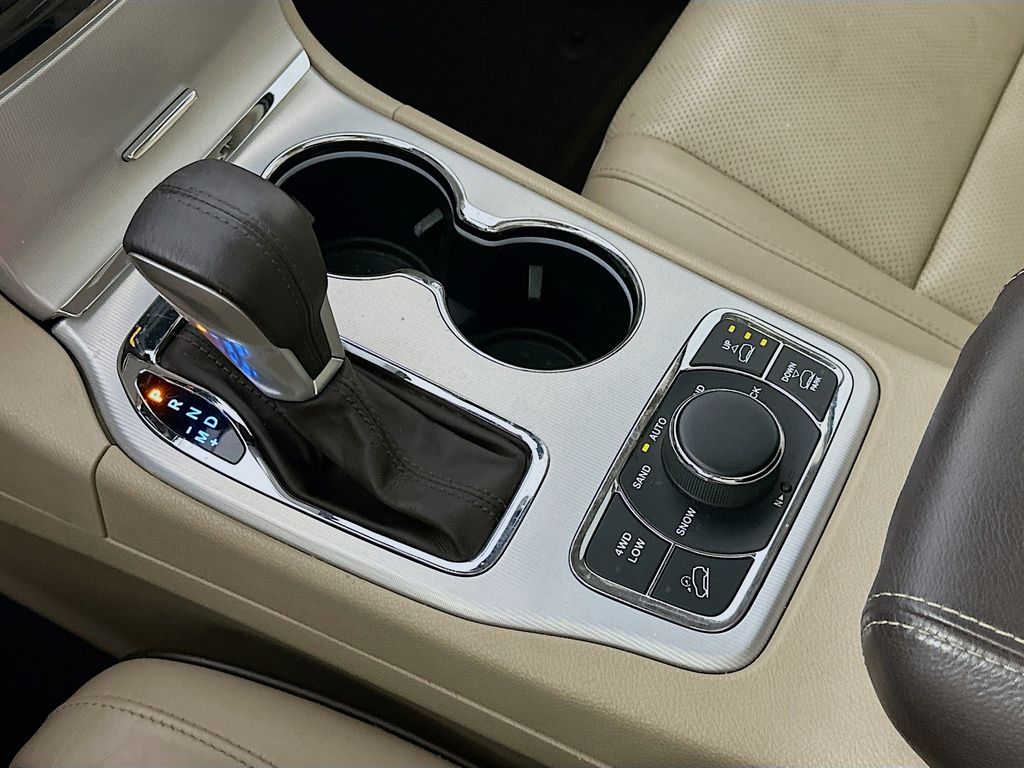 JeepGrand Cherokee16