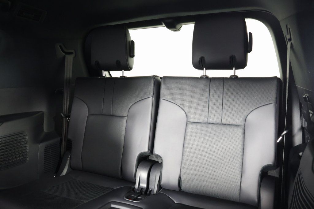 2025 Lexus LX  7