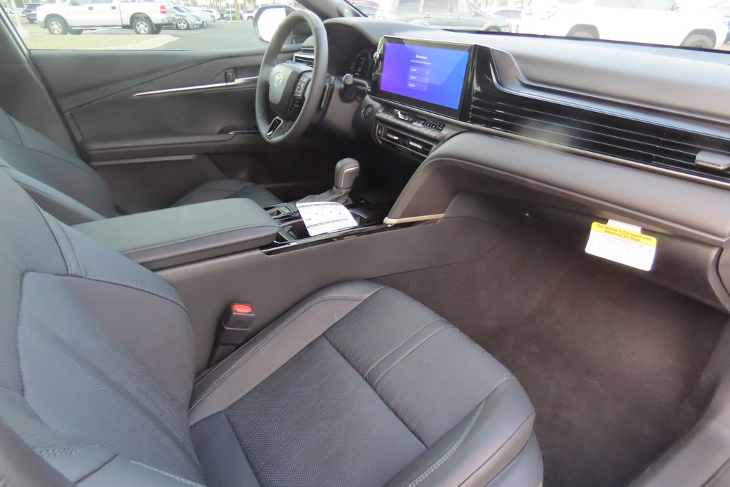 Thumbnail: 2025 Toyota Camry - 17