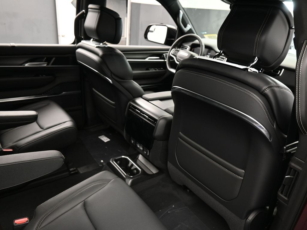 New 2026 Velvet Red Pearlcoat Jeep Summit Obsidian image 42