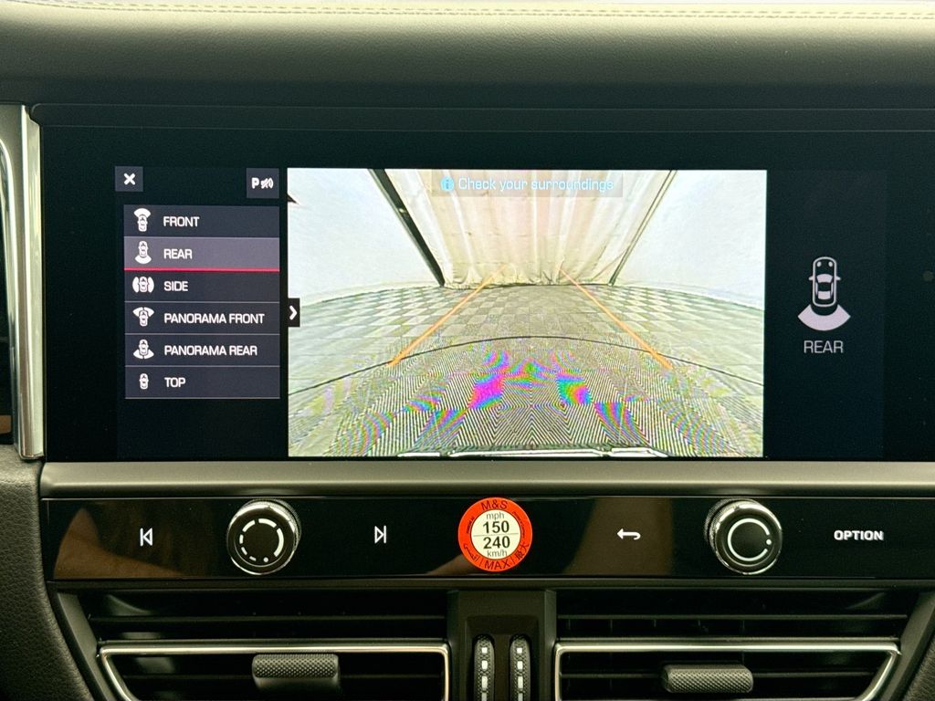 Thumbnail: 2026 Porsche Macan - 18