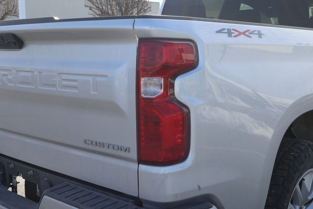 Thumbnail: 2022 Chevrolet Silverado 1500 - 9