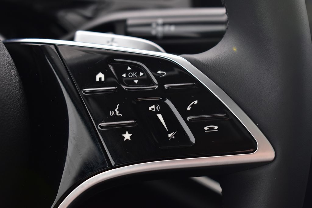 Thumbnail: 2025 Mercedes-Benz E-Class - 19