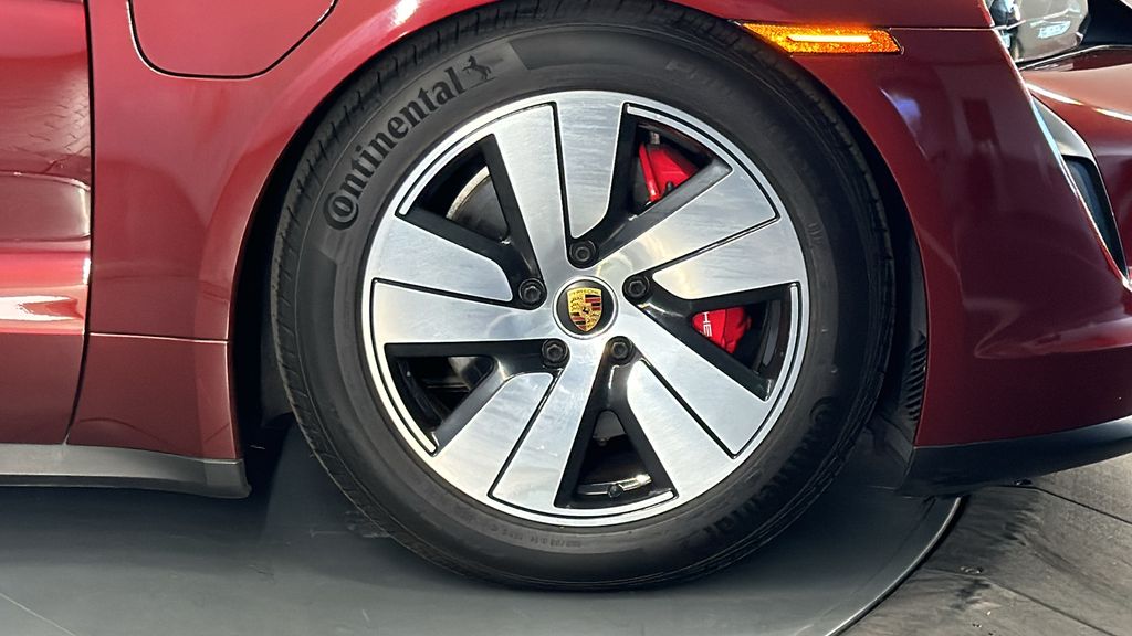 Thumbnail: 2022 Porsche Taycan - 11