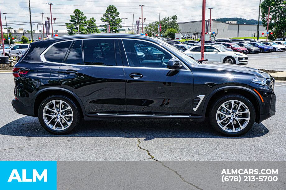 Used 2026 Black BMW sDrive40i image 8