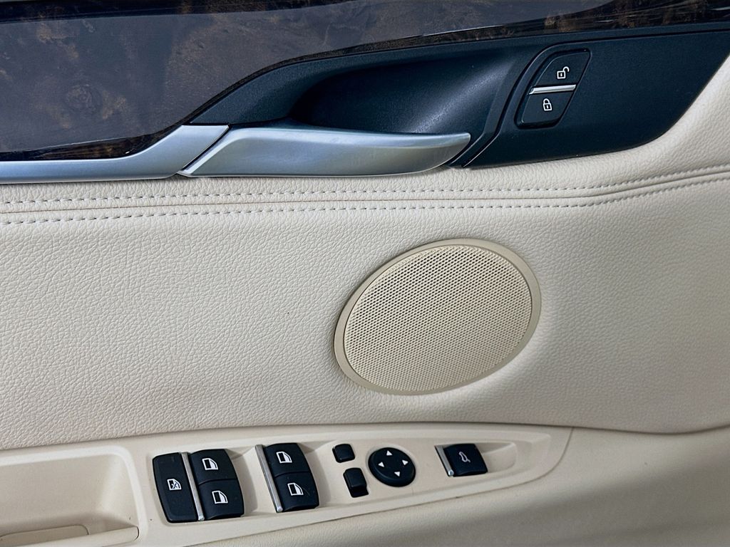 Thumbnail: 2014 BMW X5 - 18