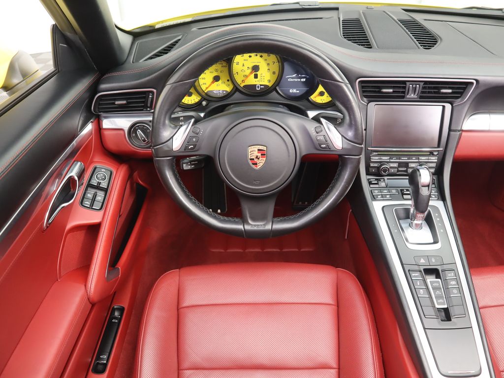 Thumbnail: 2016 Porsche 911 - 18