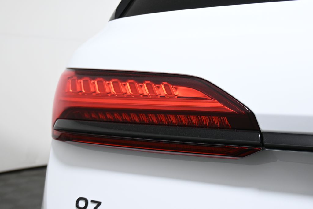 Thumbnail: 2026 Audi Q7 - 11