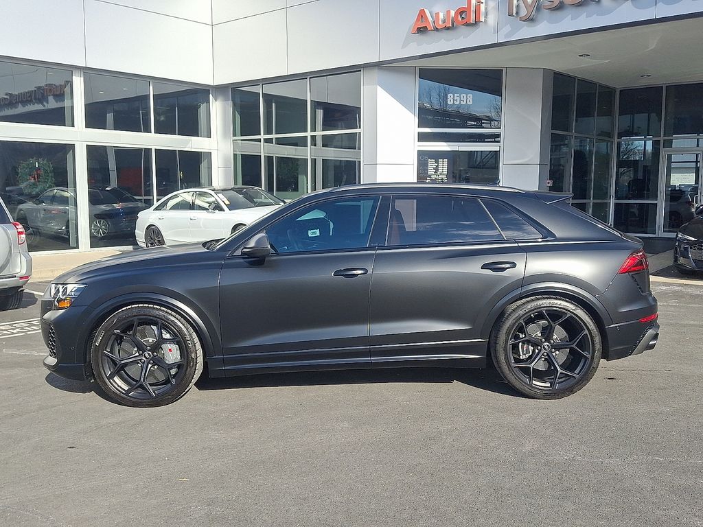 Thumbnail: 2025 Audi RS Q8 - 7