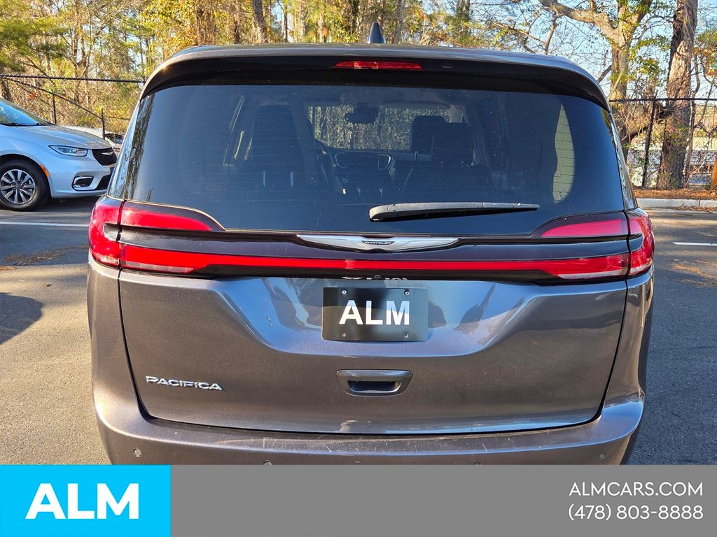 Used 2023 Gray Chrysler Touring L image 5
