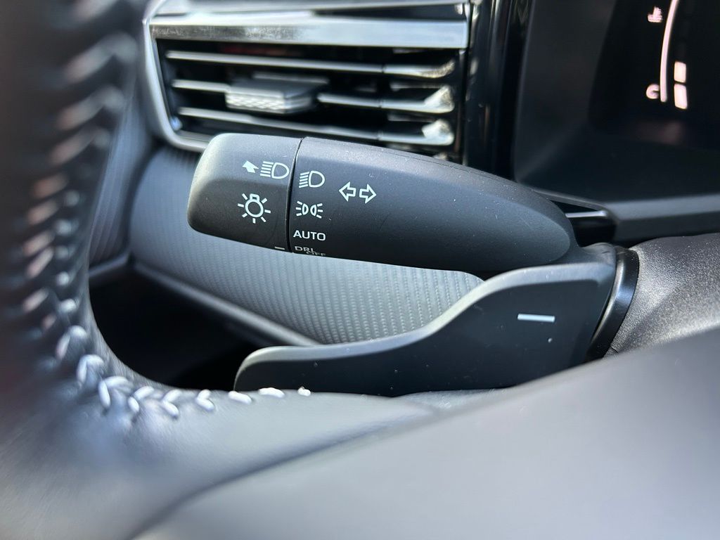 Thumbnail: 2025 Toyota Camry - 22