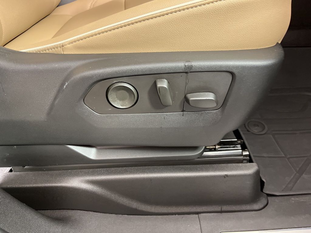 Thumbnail: 2023 Chevrolet Tahoe - 9