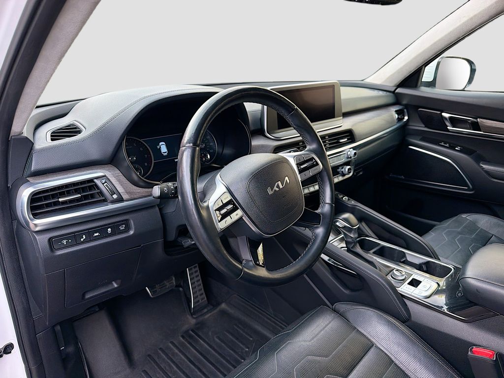 Used 2021 White Kia SX image 9