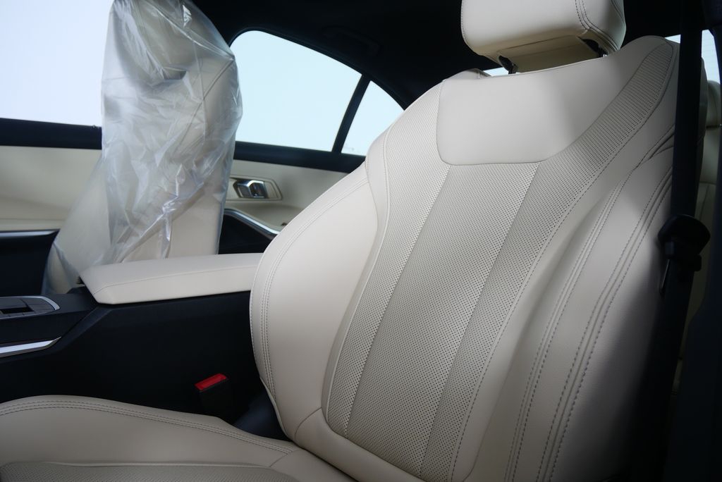 Thumbnail: 2026 BMW 3 Series - 11