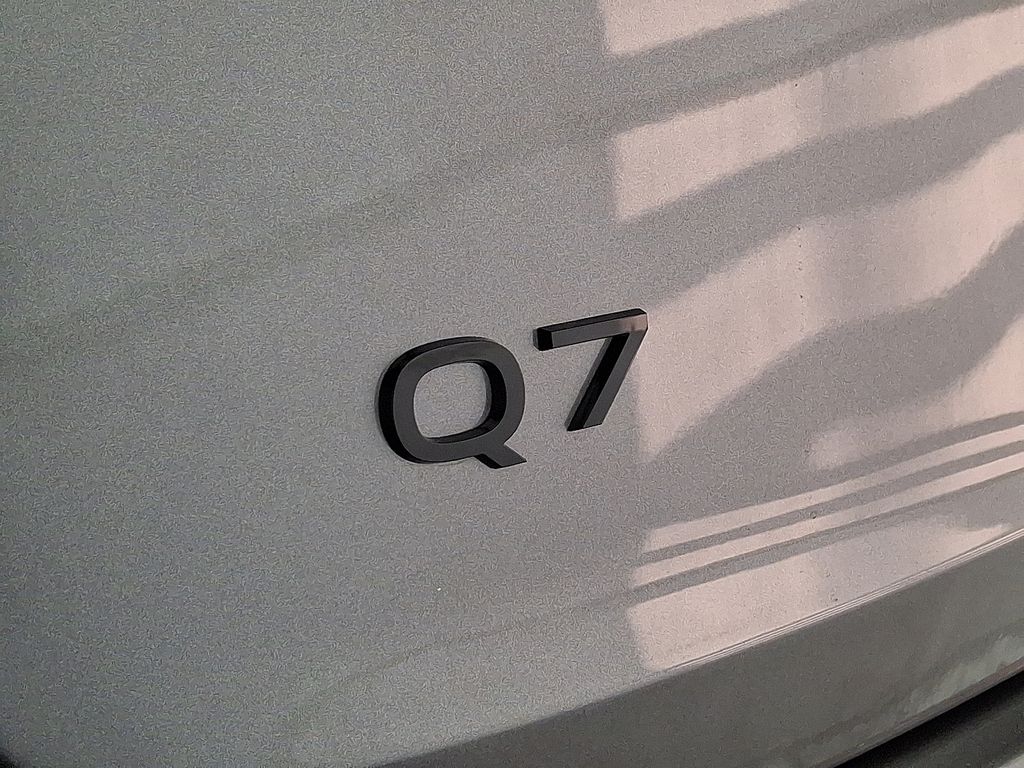 Thumbnail: 2026 Audi Q7 - 16