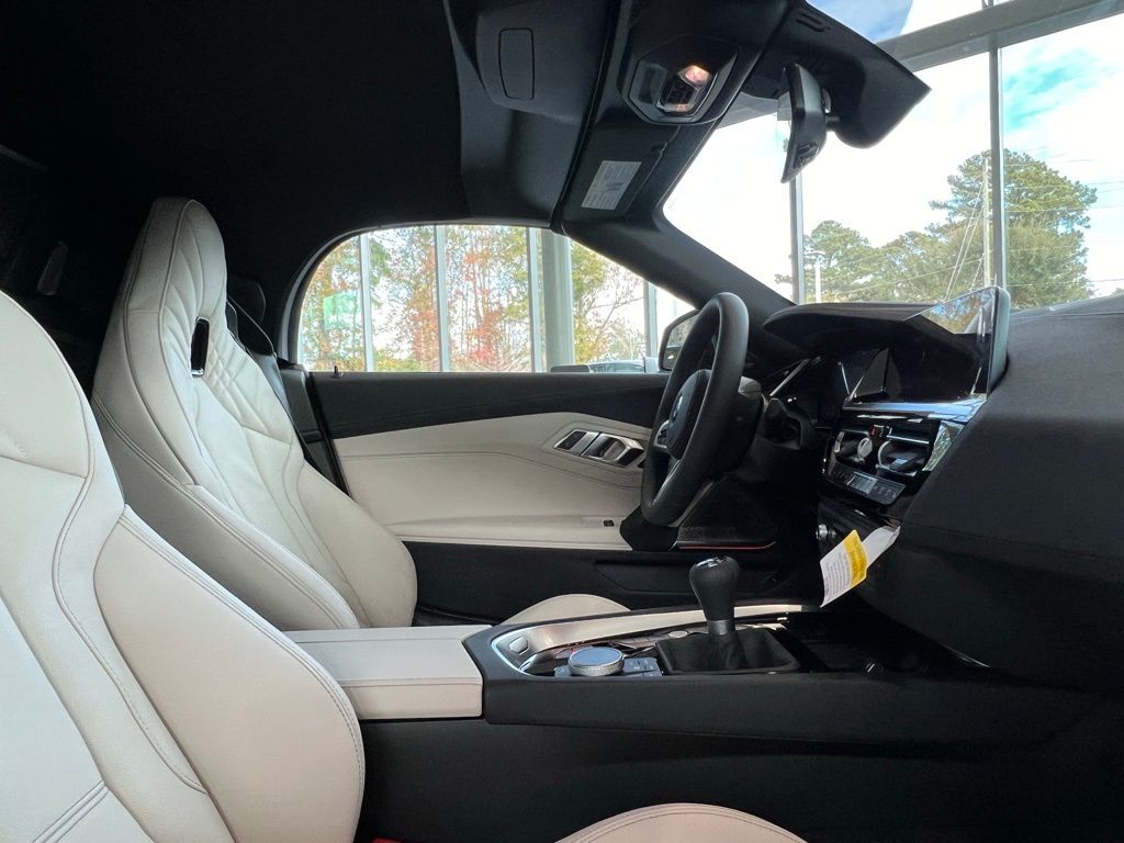 Thumbnail: 2026 BMW Z4 - 14