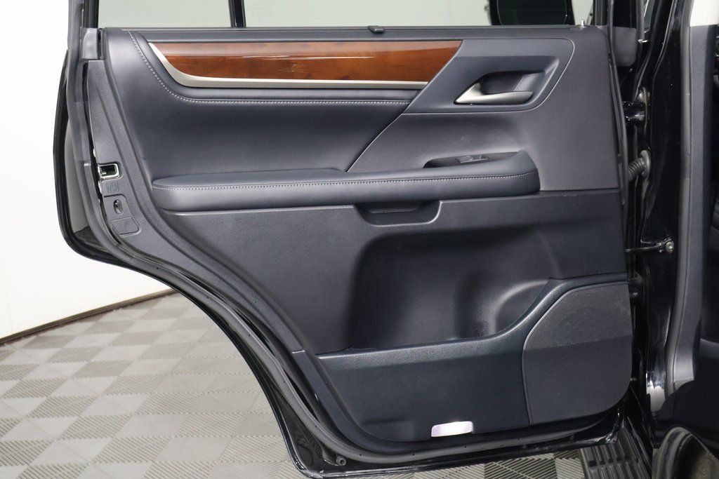 Thumbnail: 2021 Lexus LX - 13