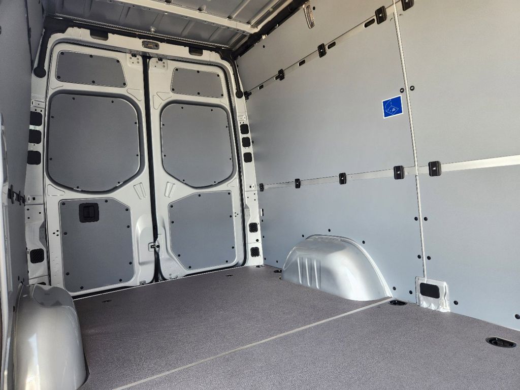 2024 Mercedes-Benz Sprinter 2500 Cargo 144 WB 18