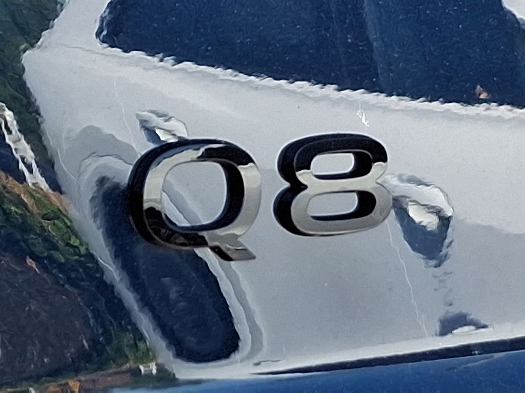 Thumbnail: 2026 Audi Q8 - 12