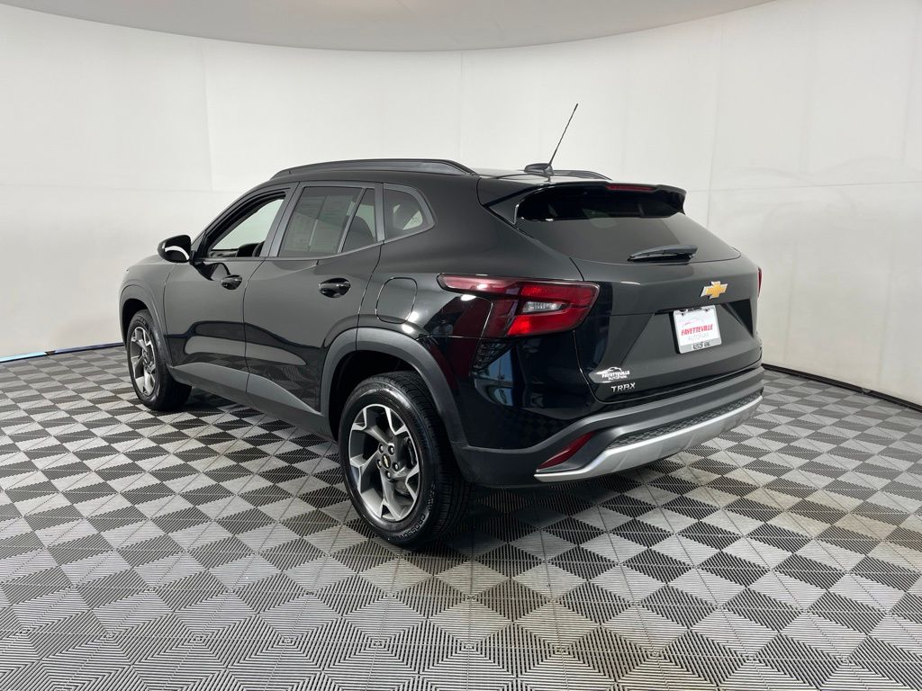 Thumbnail: 2025 Chevrolet Trax - 7