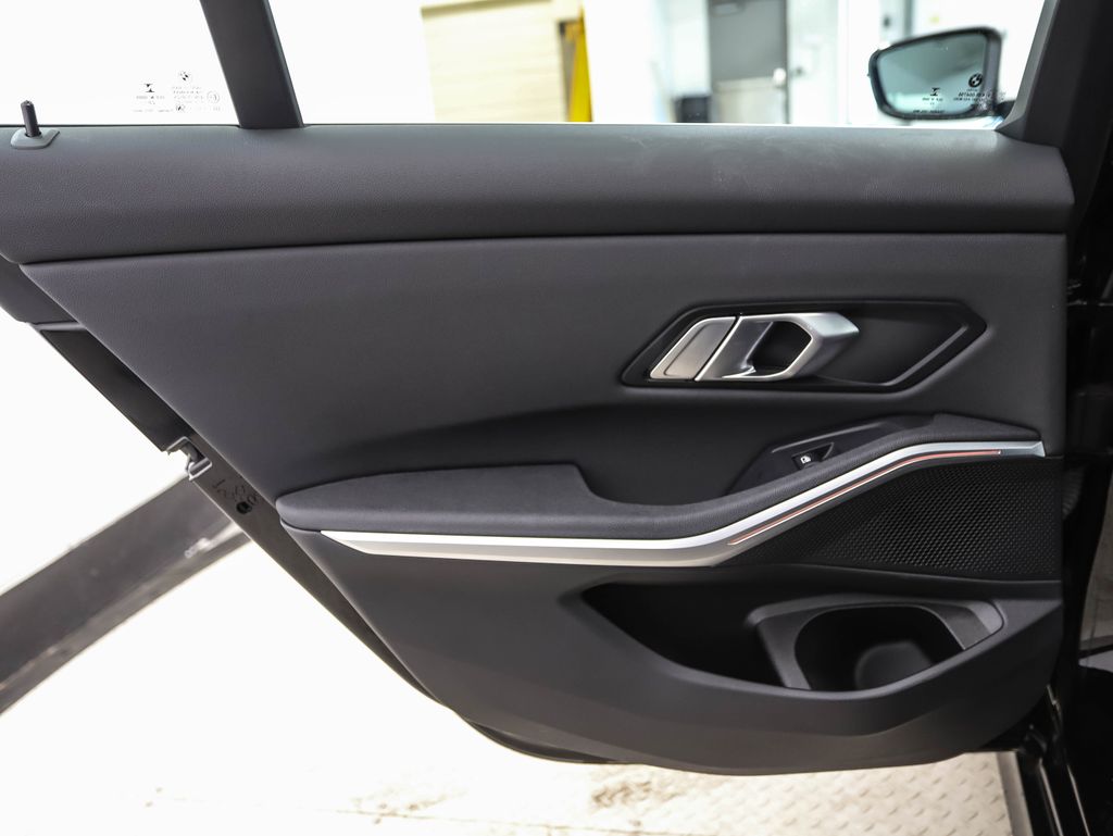 Thumbnail: 2021 BMW 3 Series - 19