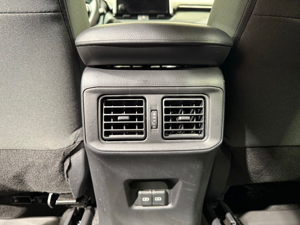 2024 Toyota RAV4 XLE 20