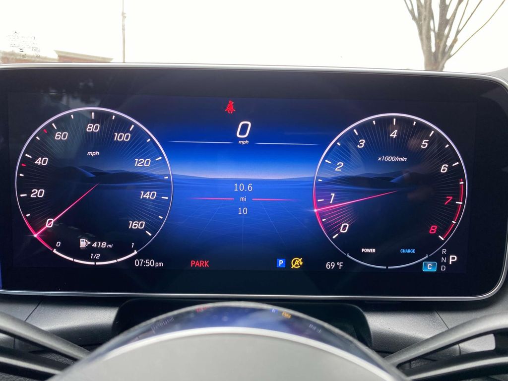 Thumbnail: 2025 Mercedes-Benz GLC - 31