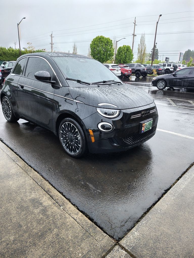 Tuxedo Black 2024 FIAT 500e Hatchback 1-Speed Automatic