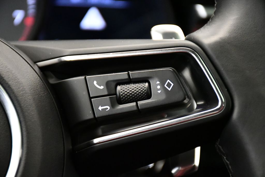 Thumbnail: 2023 Porsche Macan - 27