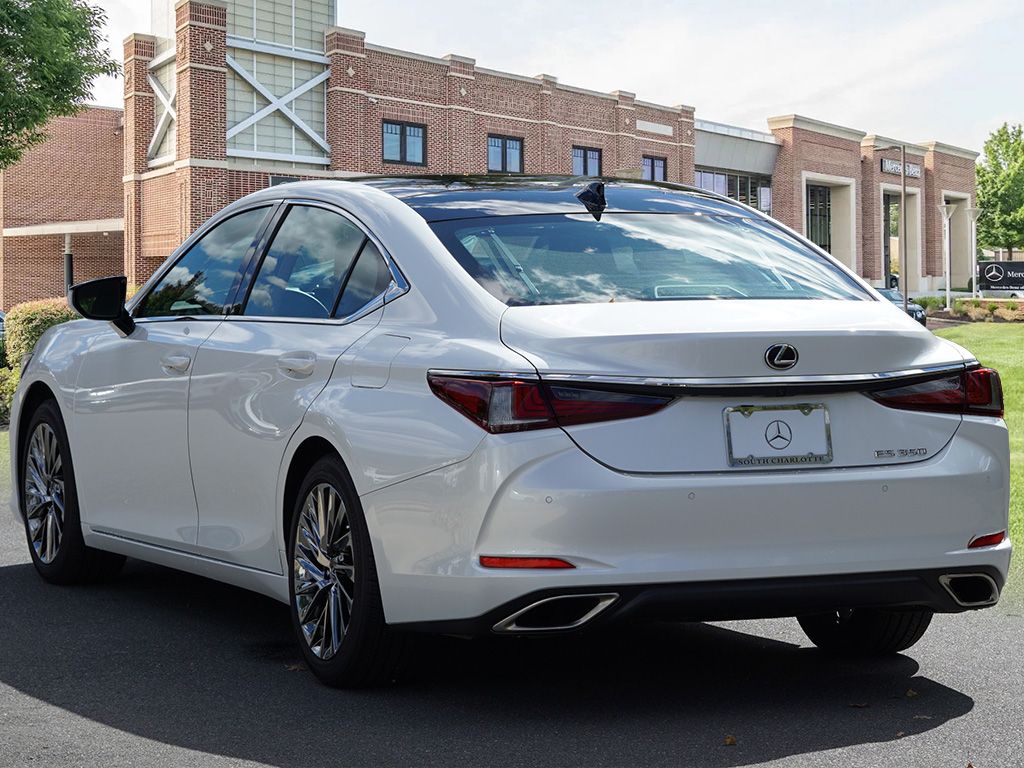 Thumbnail: 2024 Lexus ES - 7