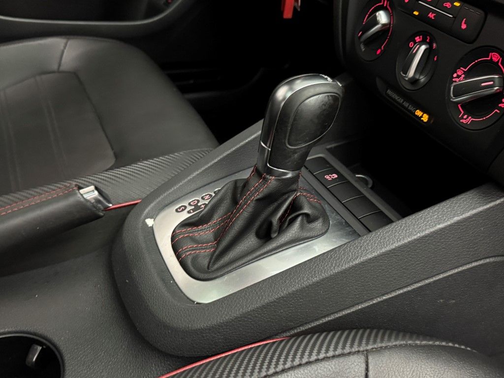 Thumbnail: 2014 Volkswagen Jetta - 18