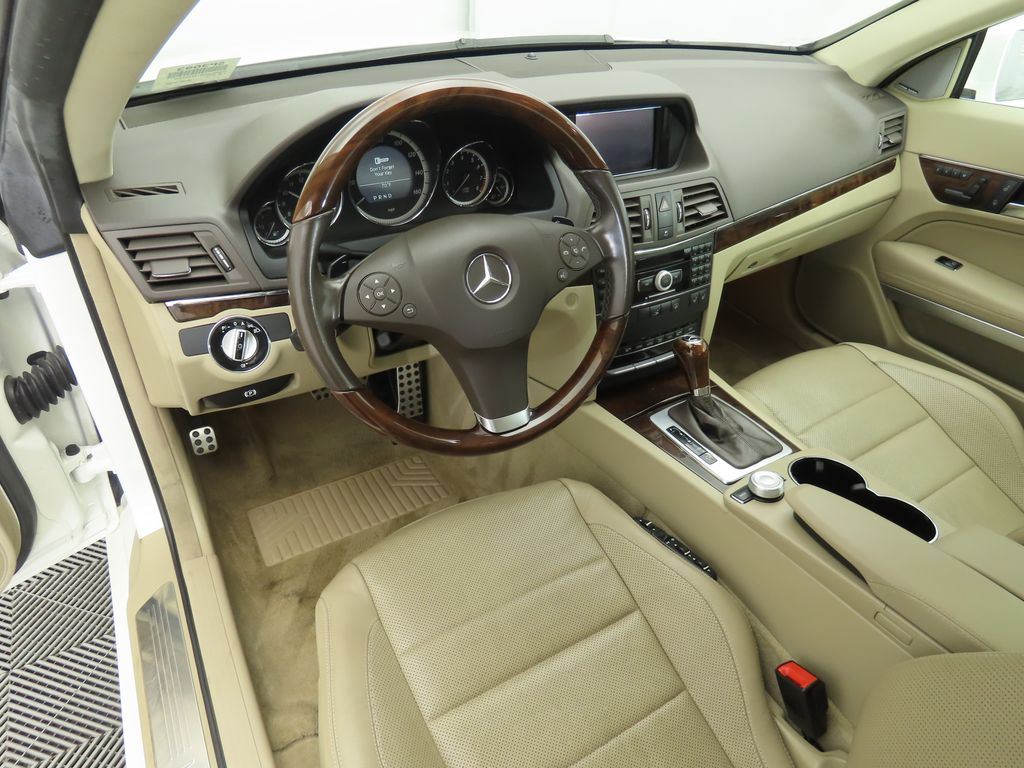 Thumbnail: 2010 Mercedes-Benz E-Class - 9