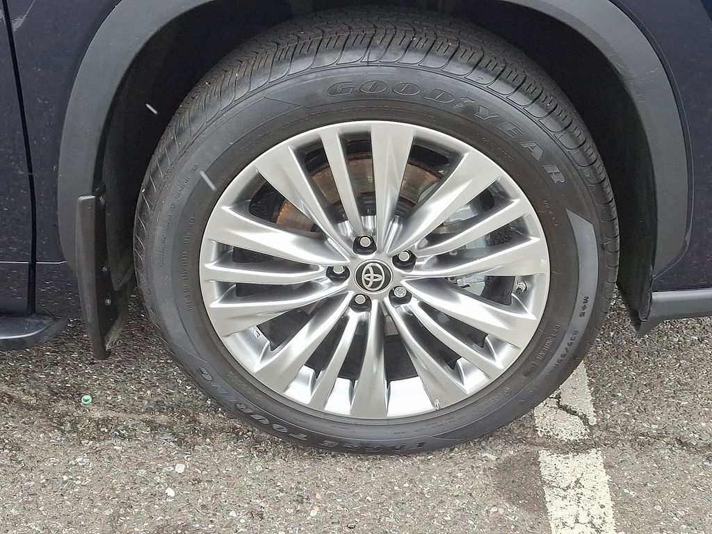 Thumbnail: 2025 Toyota Highlander - 8