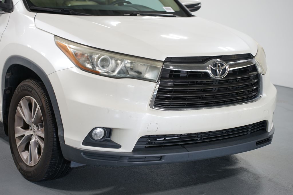 Thumbnail: 2015 Toyota Highlander - 4