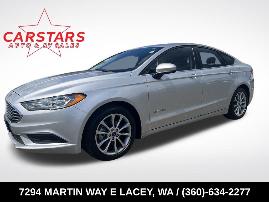 2017 Ingot Silver Ford Fusion SE Sedan
