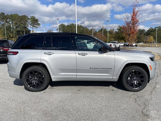 New 2025 Silver Jeep Summit image 3