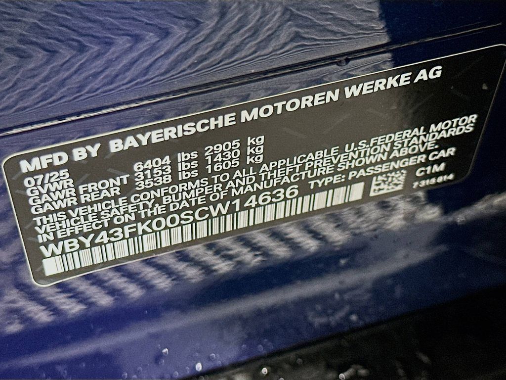 Thumbnail: 2025 BMW i5 - 24