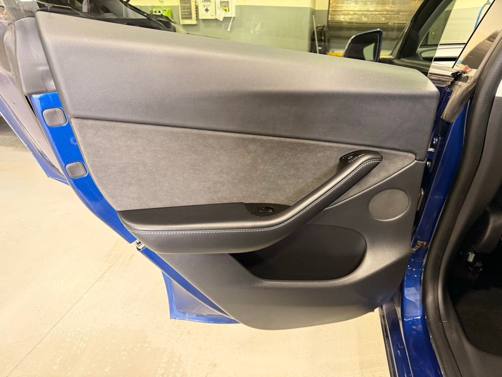 Thumbnail: 2021 Tesla Model Y - 17