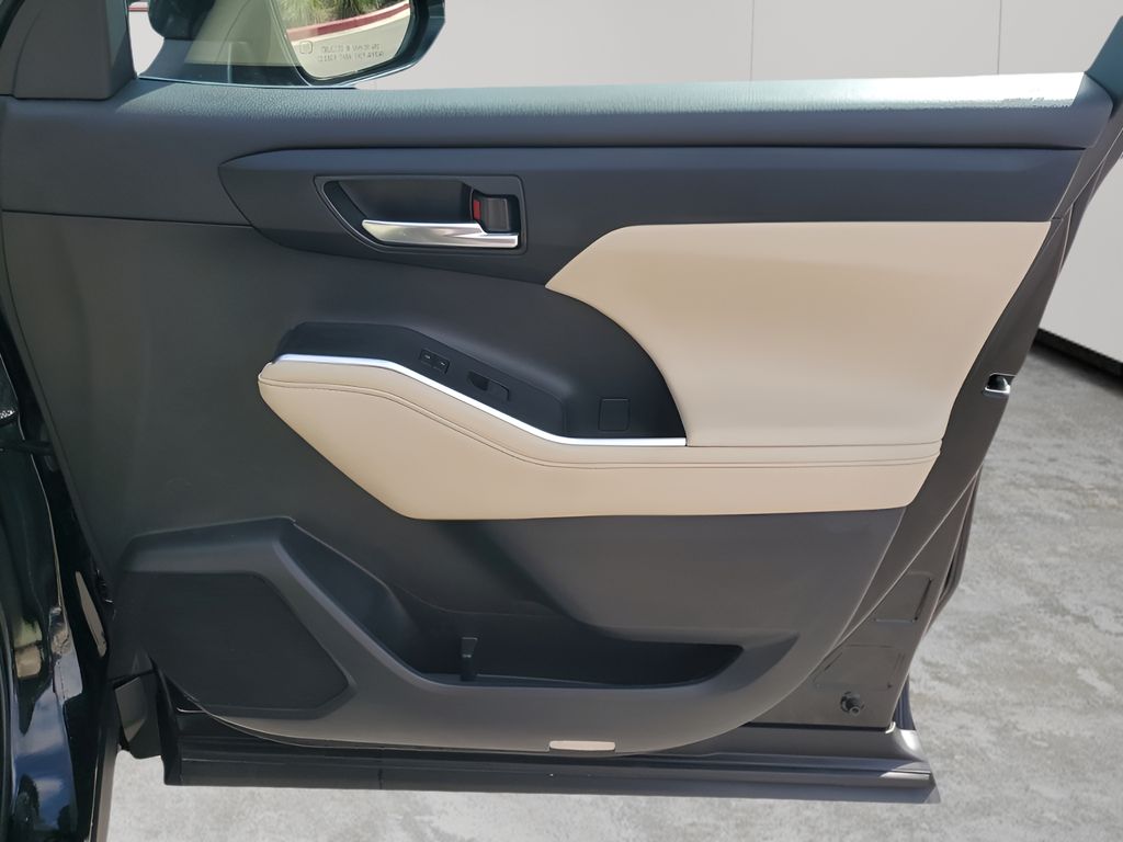 Used Car 2023 Toyota Highlander  Limited For Sale Under $40,000 In Austin, Texas