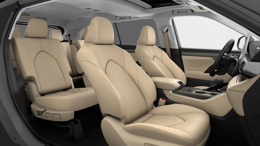 Thumbnail: 2025 Toyota Highlander - 20