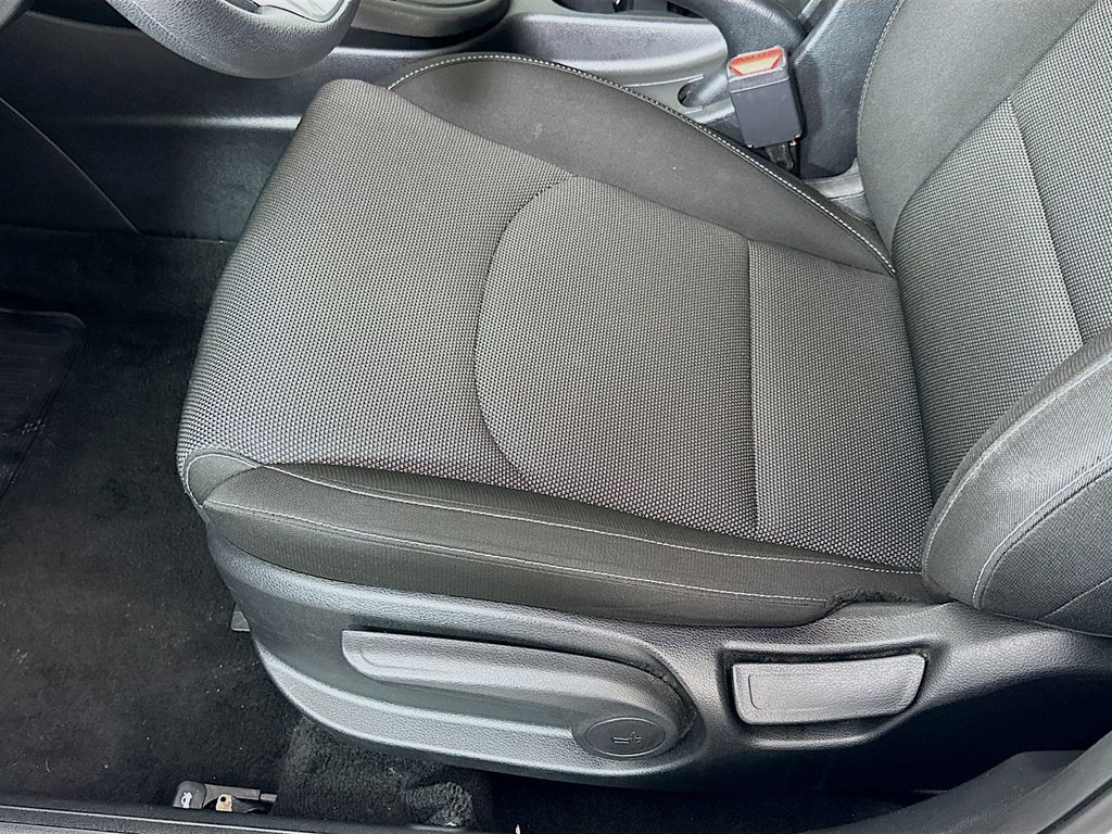 2023 Kia Forte LXS 19