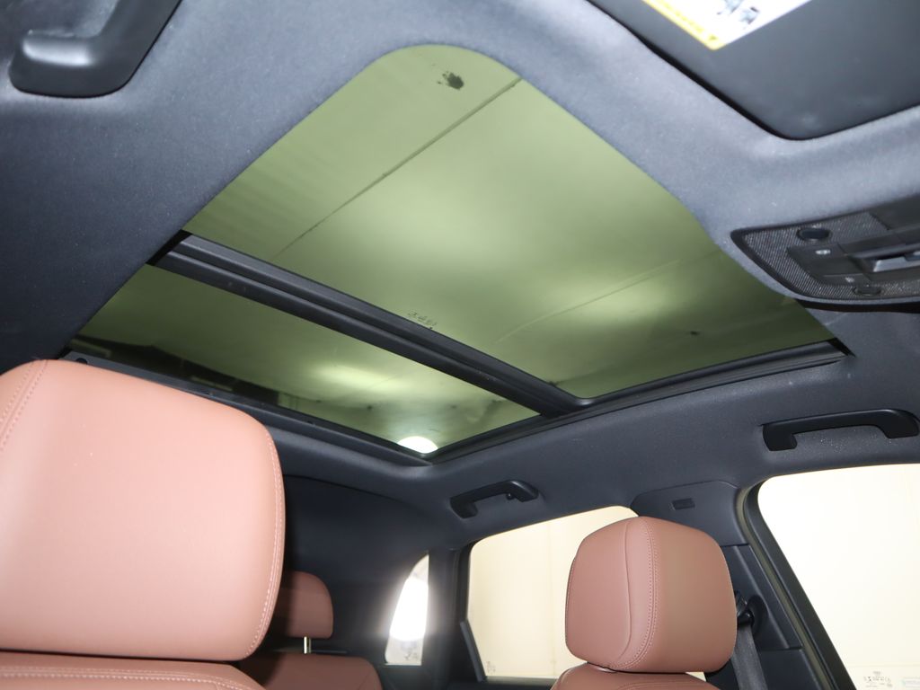 Thumbnail: 2021 Audi Q3 - 18