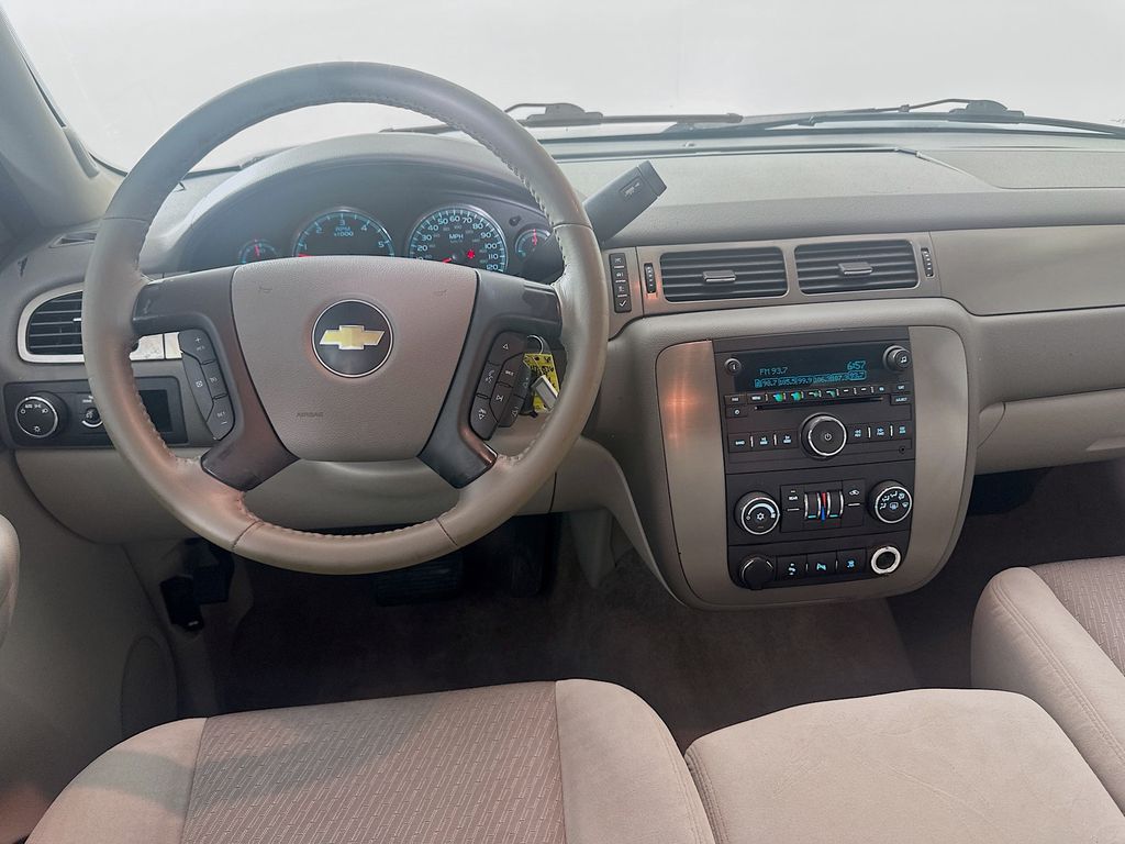 Thumbnail: 2009 Chevrolet Tahoe - 20