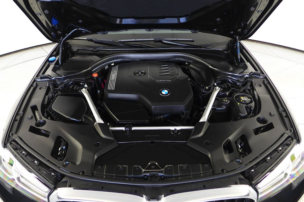 Thumbnail: 2023 BMW 5 Series - 6