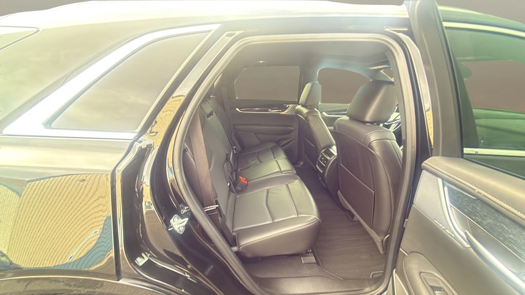 used 2025 Cadillac XT5 car, priced at $37,900