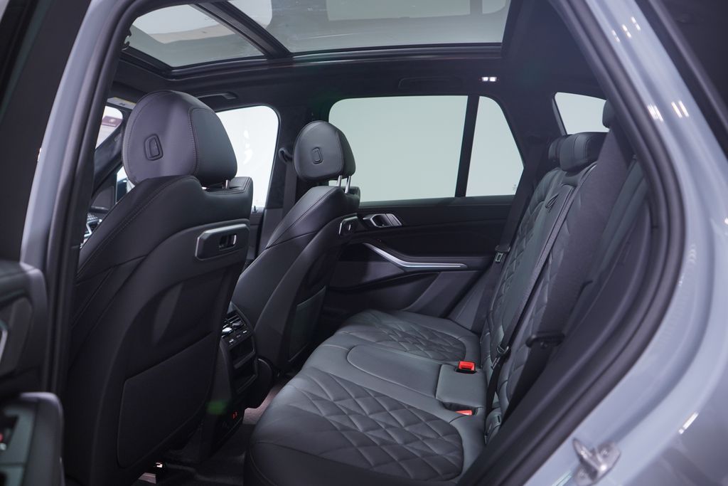 Thumbnail: 2026 BMW X5 - 9